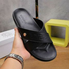 Picture of Versace Slippers _SKU826975378881951
